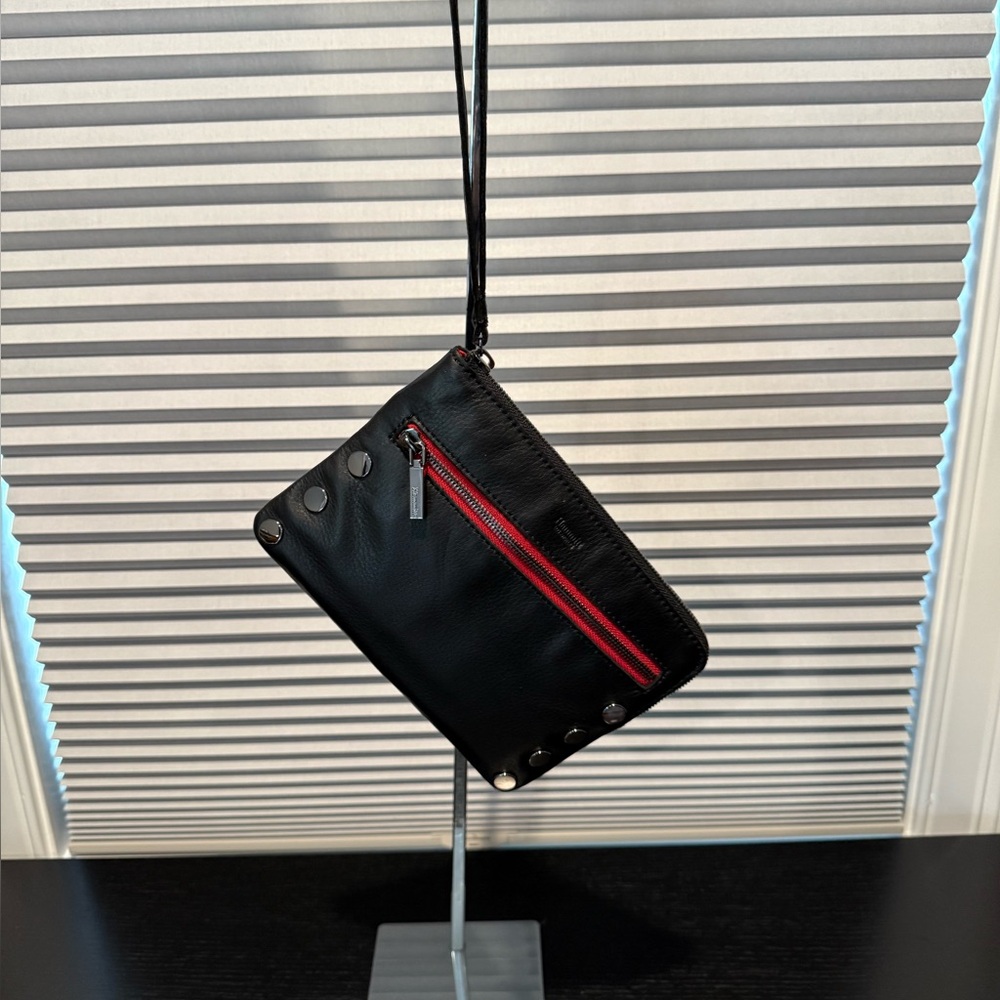 HAMMITT WRISTLET